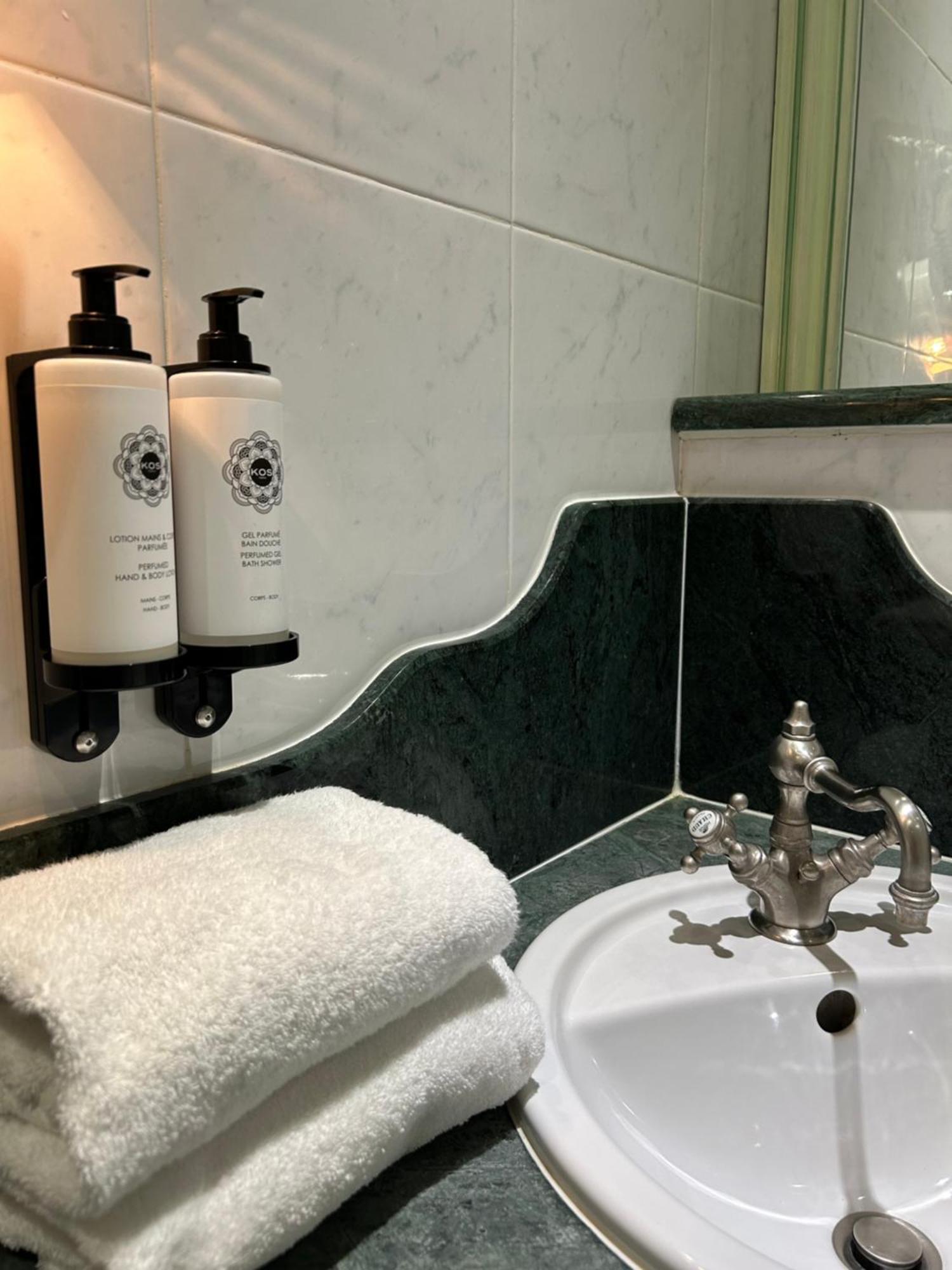 Maison Berard Hotel - Restaurant - Spa 라 카디에르 다쥐르 외부 사진